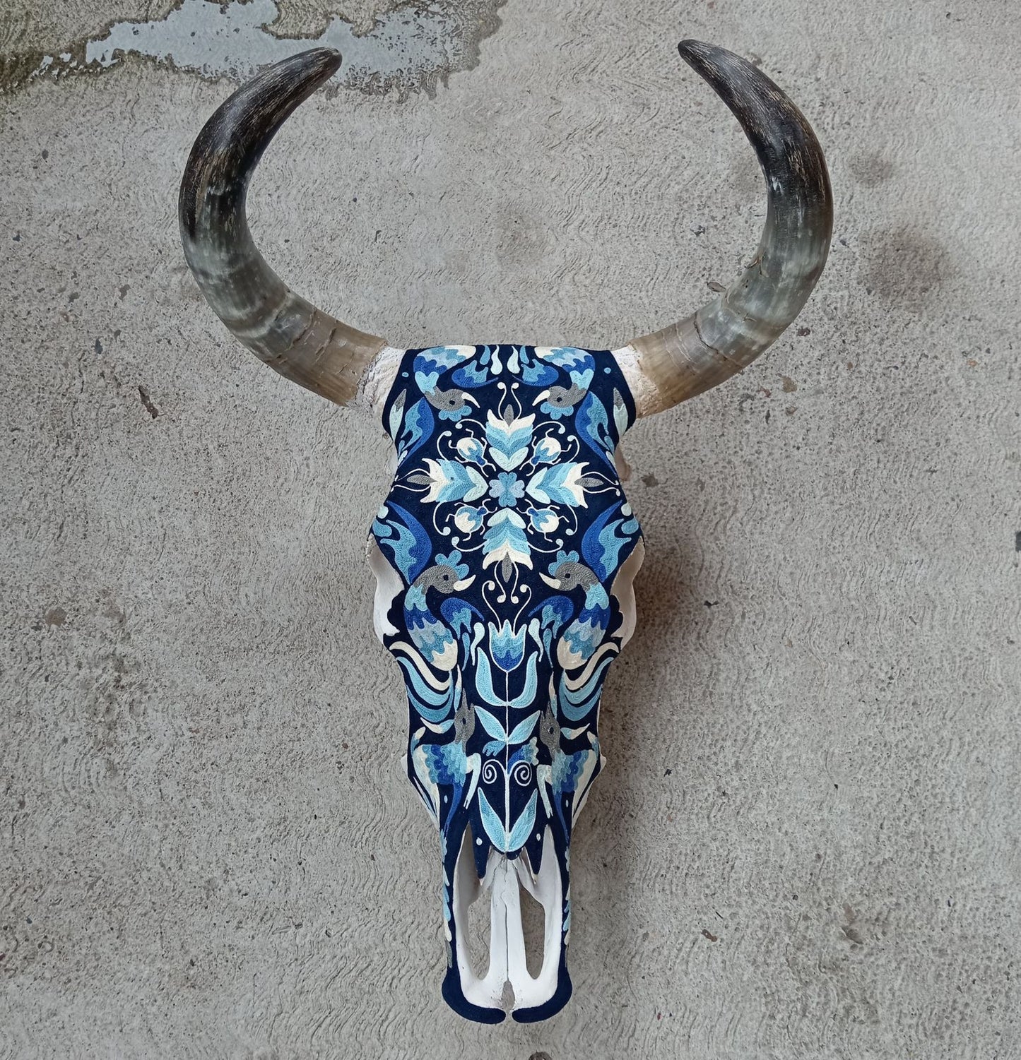 Mexican Folk Art Huichol Yarn Painting on Bull Skull By Alfredo Meraz Reyna PP8437
