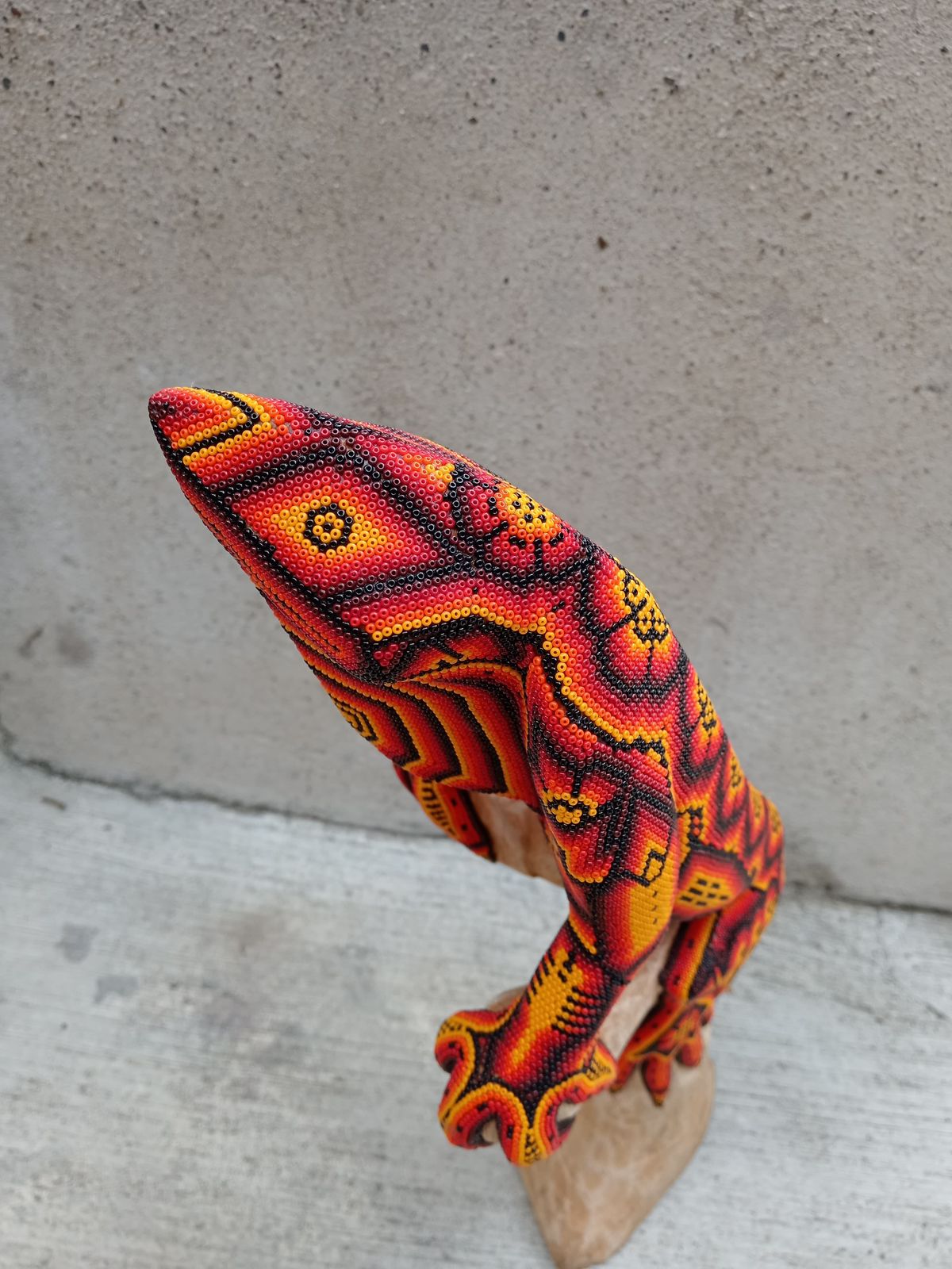Huichol Hand Beaded Mexican Folk Art, Iguana By Santos Bautista PP8153