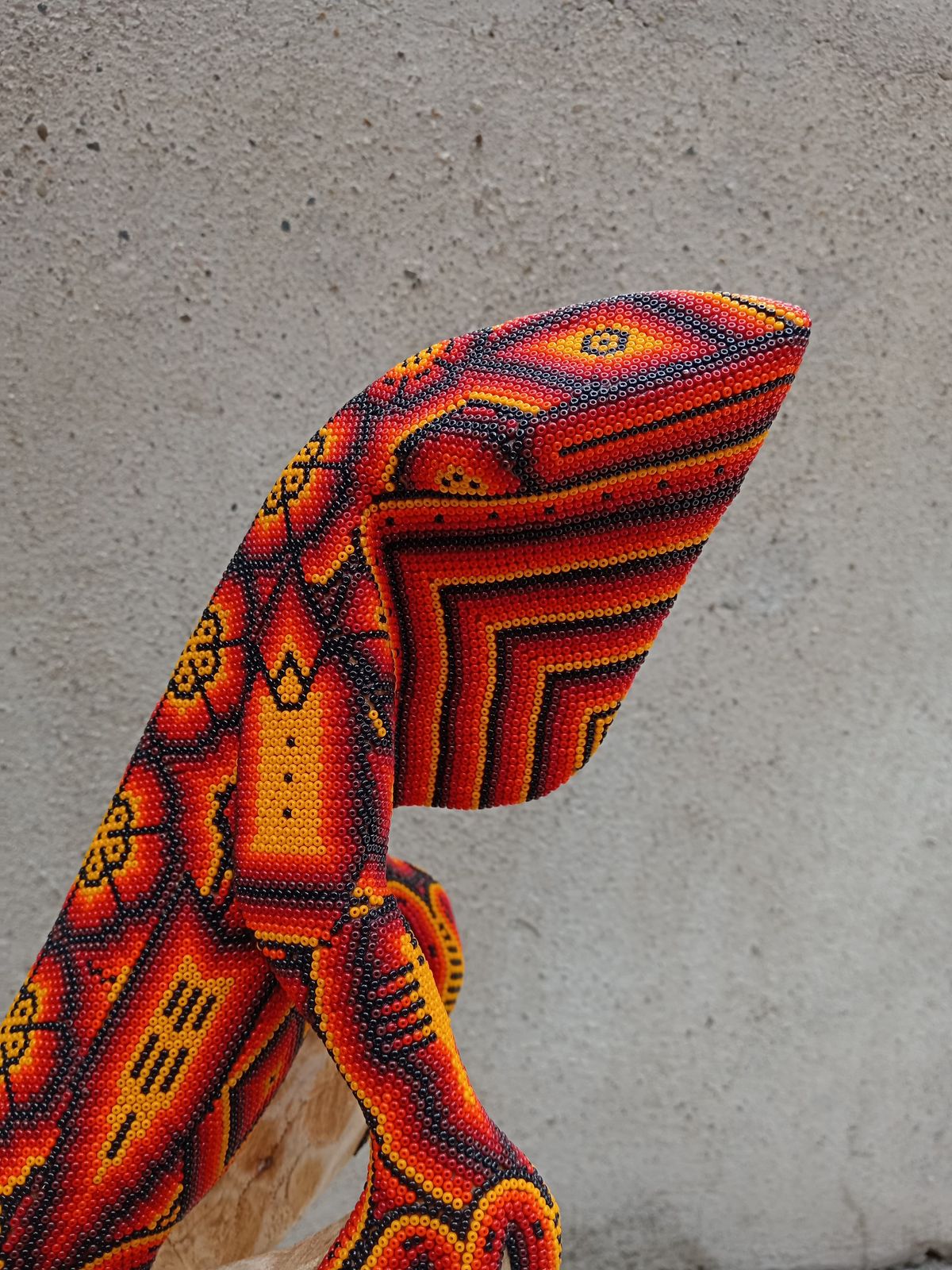 Huichol Hand Beaded Mexican Folk Art, Iguana By Santos Bautista PP8153