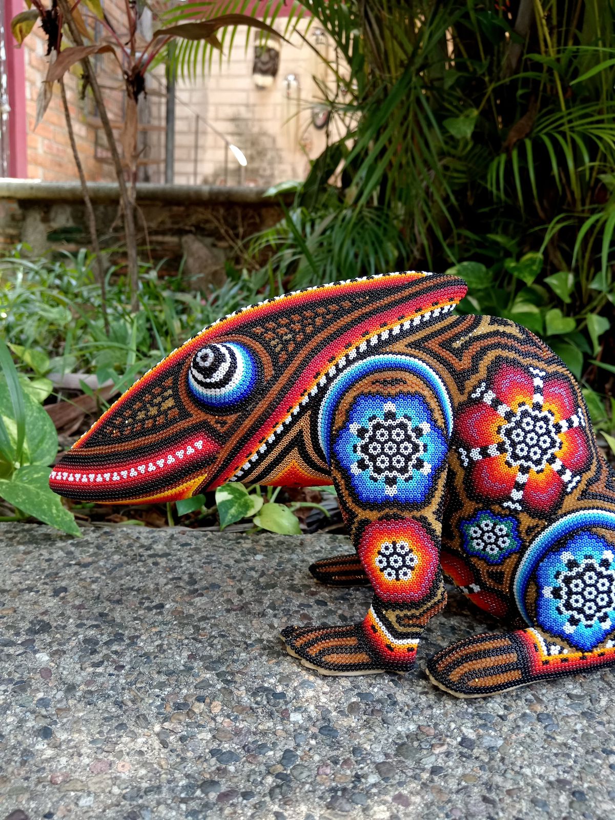 Huichol Hand Beaded Mexican Folk Art, Chamaleon By Santos Bautista PP8285