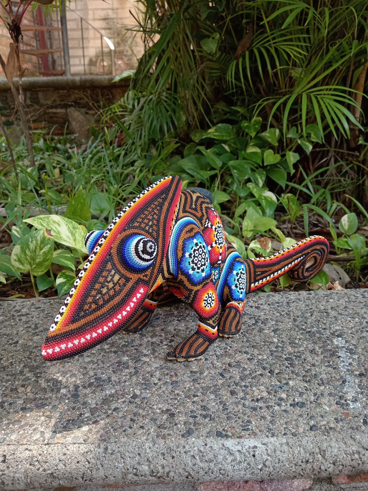 Huichol Hand Beaded Mexican Folk Art, Chamaleon By Santos Bautista PP8285