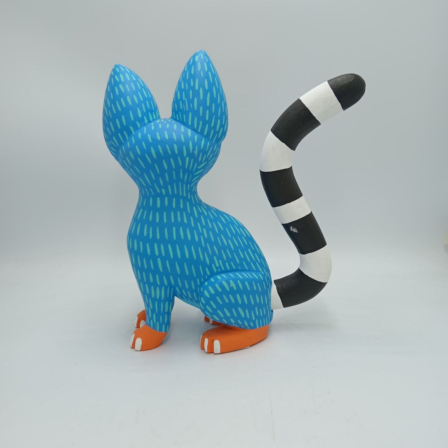 Wood Carving Hand Made Cat By Armando Jimenez PP8309