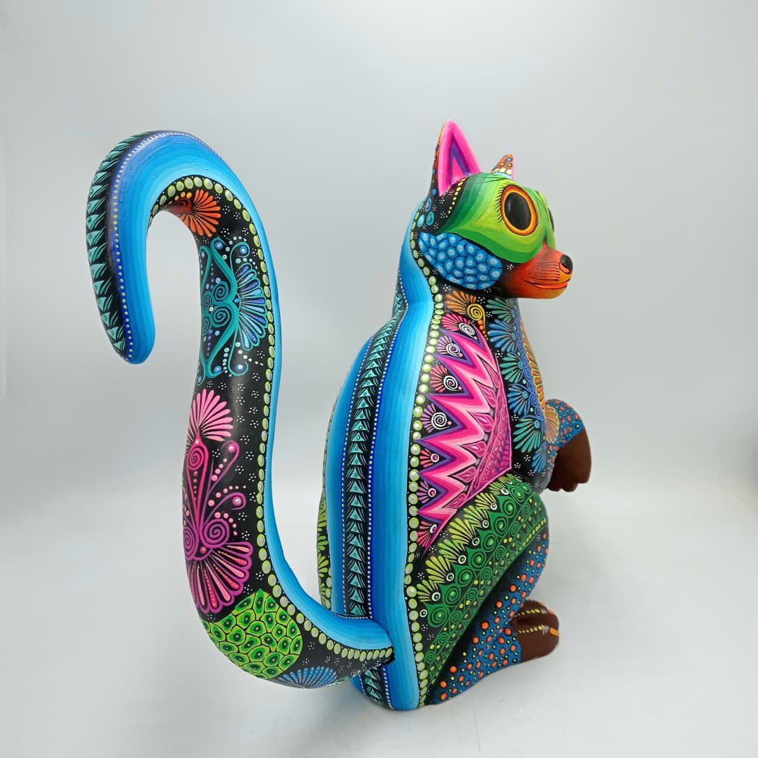 Mexican Folk Art Oaxacan Wood Carving Alebrije Hand Made, Cat By Luis Sosa PP8321