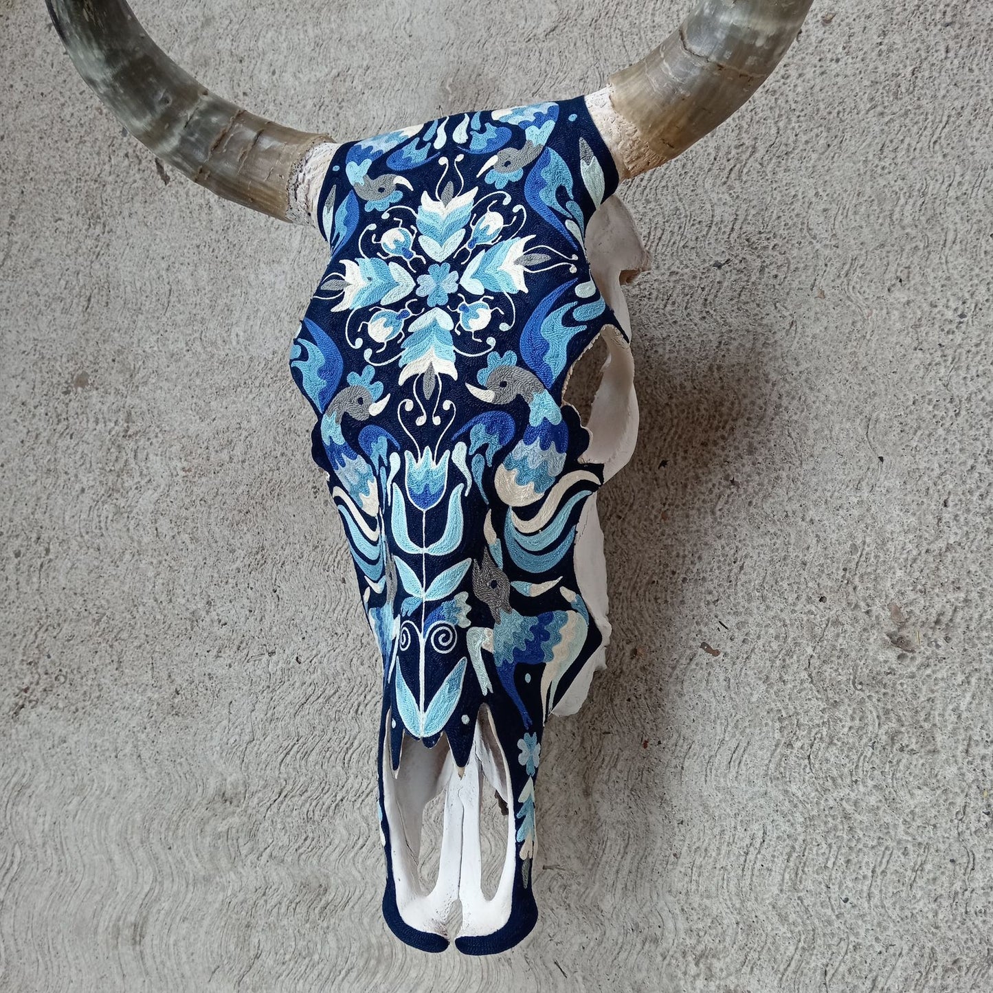Mexican Folk Art Huichol Yarn Painting on Bull Skull By Alfredo Meraz Reyna PP8437