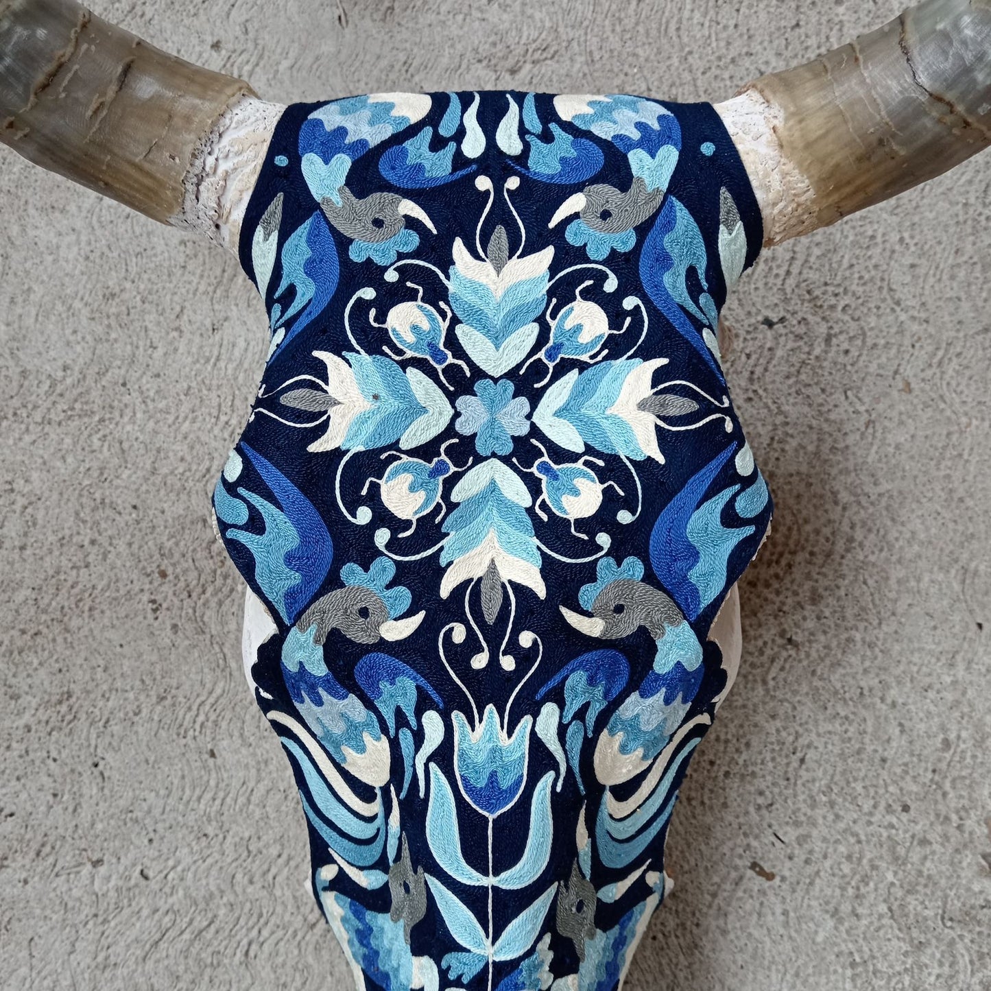 Mexican Folk Art Huichol Yarn Painting on Bull Skull By Alfredo Meraz Reyna PP8437