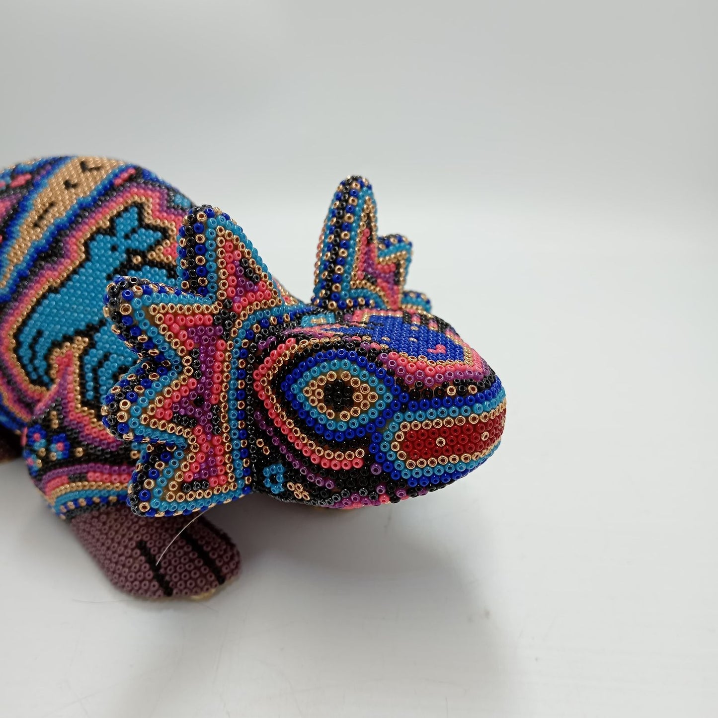 Mexican Huichol Hand Beaded Axolot By Isandro Villa Lopez PP8457