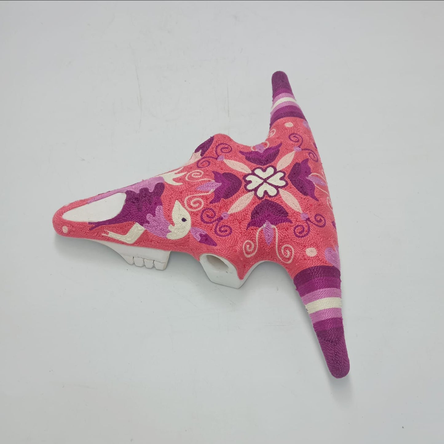 Mexican Folk Art Huichol Yarn Painting on Bull Skull By Alfredo Meraz Reyna PP8678