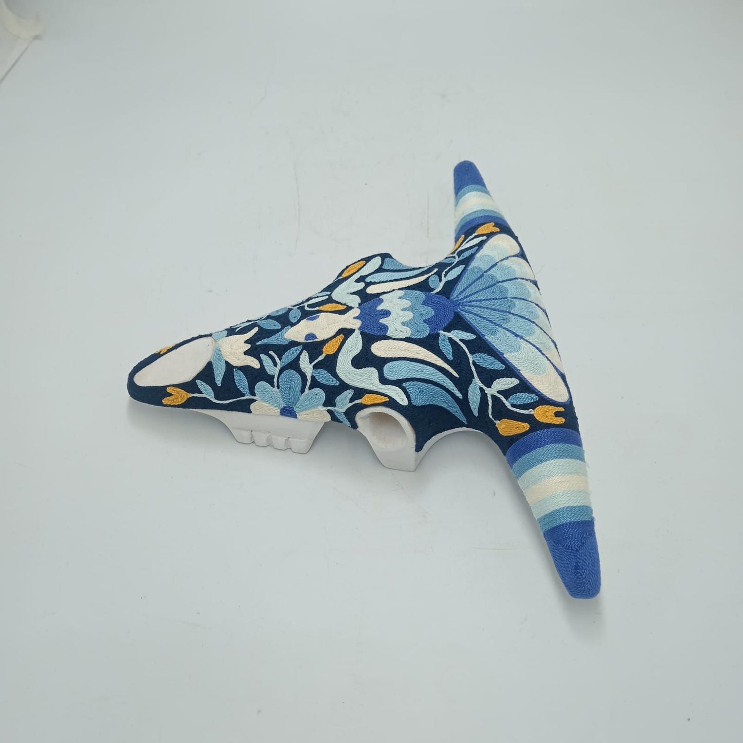 Mexican Folk Art Huichol Yarn Painting on Bull Skull By Alfredo Meraz Reyna PP8685