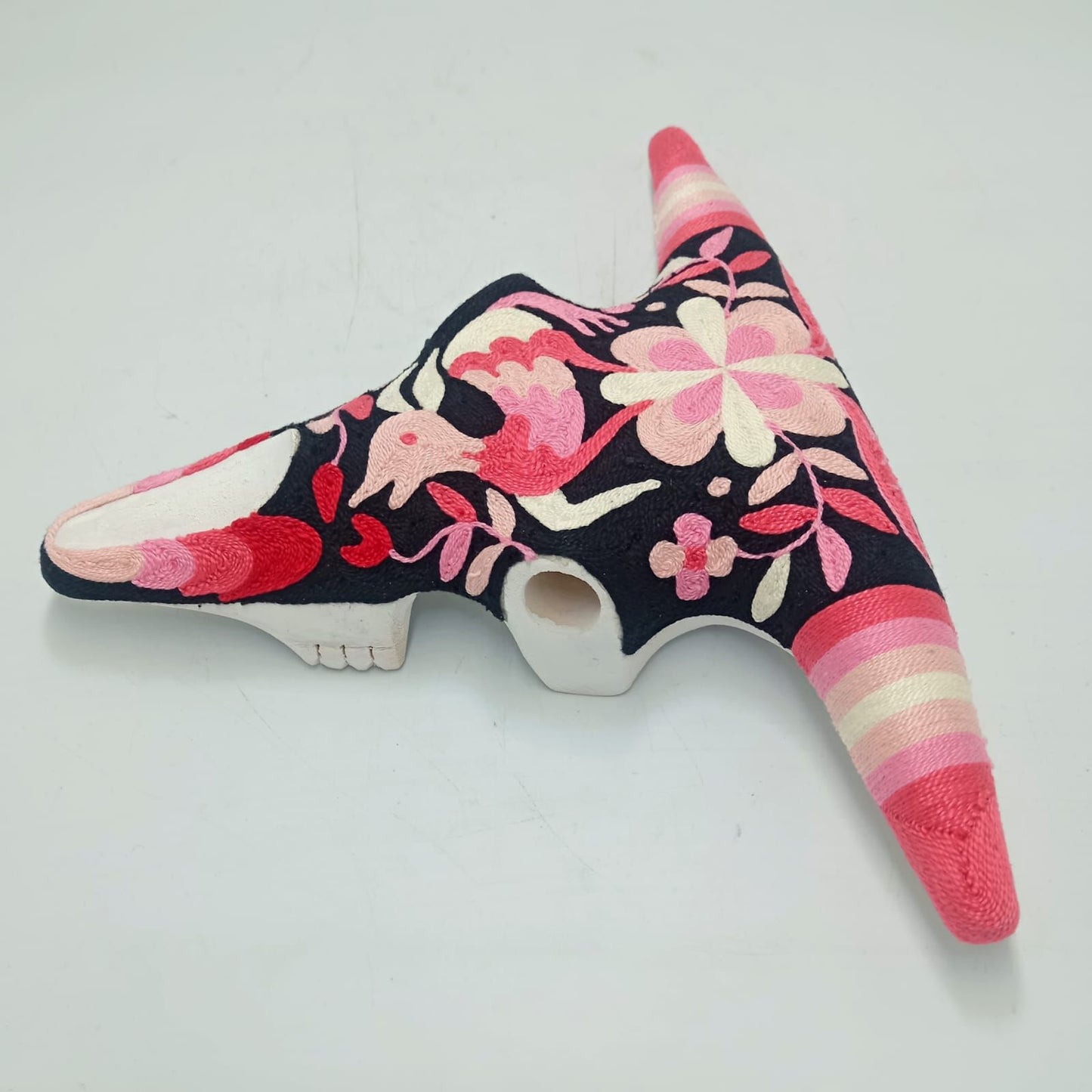 Mexican Folk Art Huichol Yarn Painting on Bull Skull By Alfredo Meraz Reyna PP8689