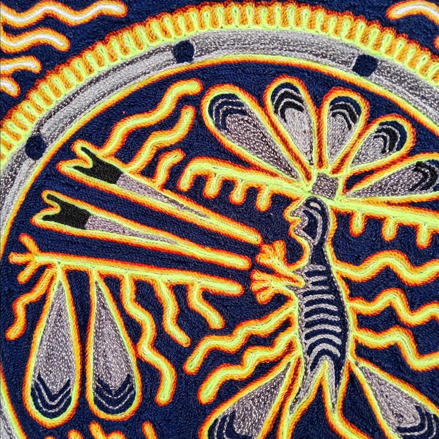Huichol Indian Mexican Folk Art Yarn Painting by Silverio Gonzalez Rios PP8810
