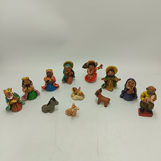 Extraordinary Hand made Painted Nativity Set By Demetrio Aguilar PP8867
