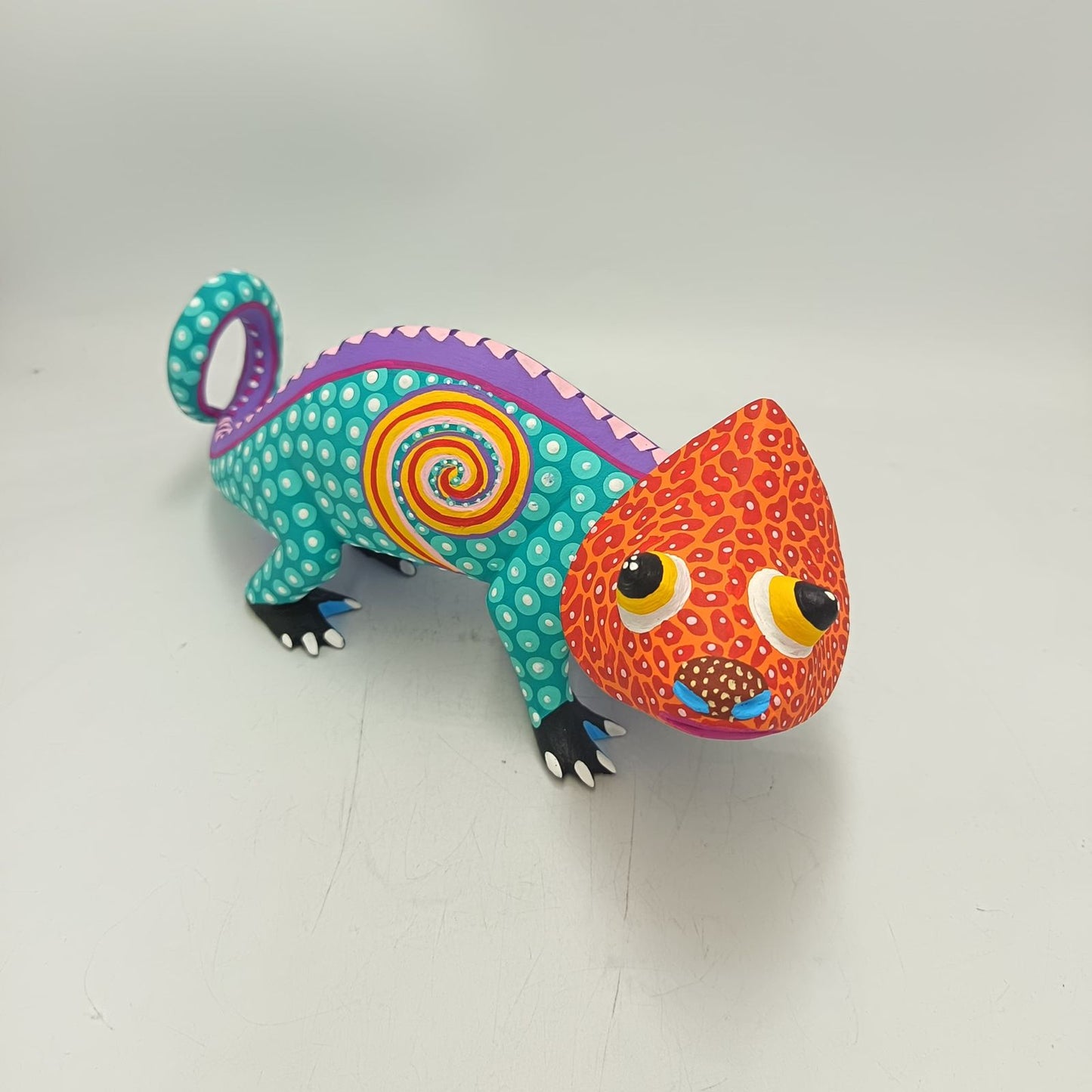 Oaxacan Wood Carving Hand Made, Chameleon By Armando Jimenez PP9155