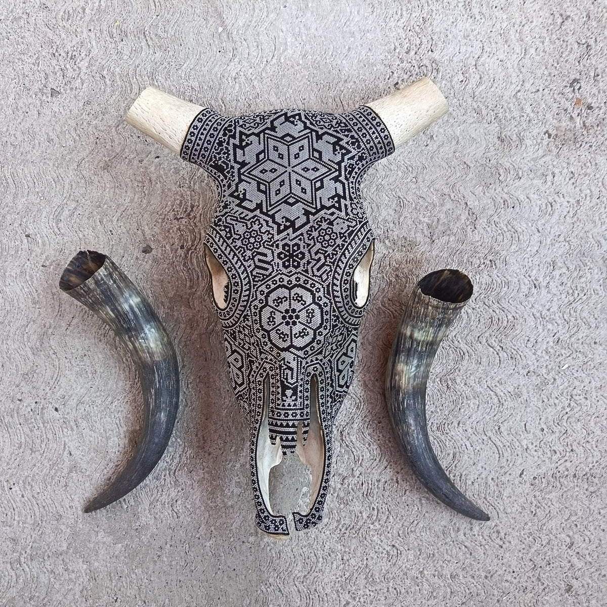 Huichol Indian Hand Beaded Bull Skull By Santos Bautista PP9515