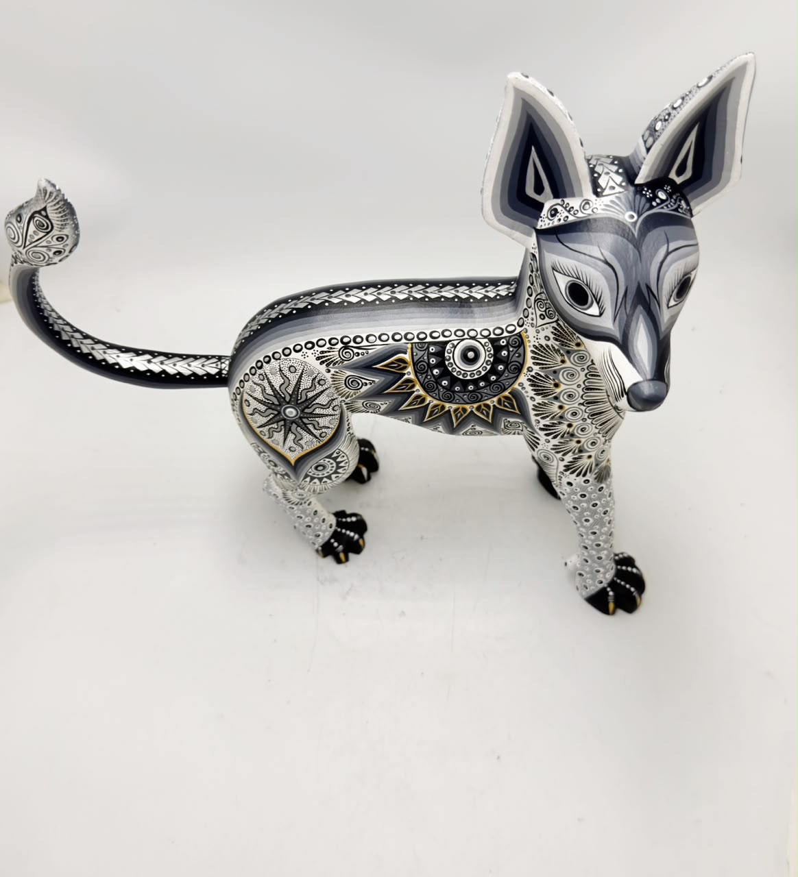 Mexican Folk Art Oaxacan Wood Carving Alebrije Hand Made, Dog By Luis Sosa PP9602