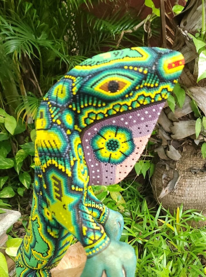 Mexican Folk Art Huichol Beaded Iguana by Isandro Villa Lopez PP6015