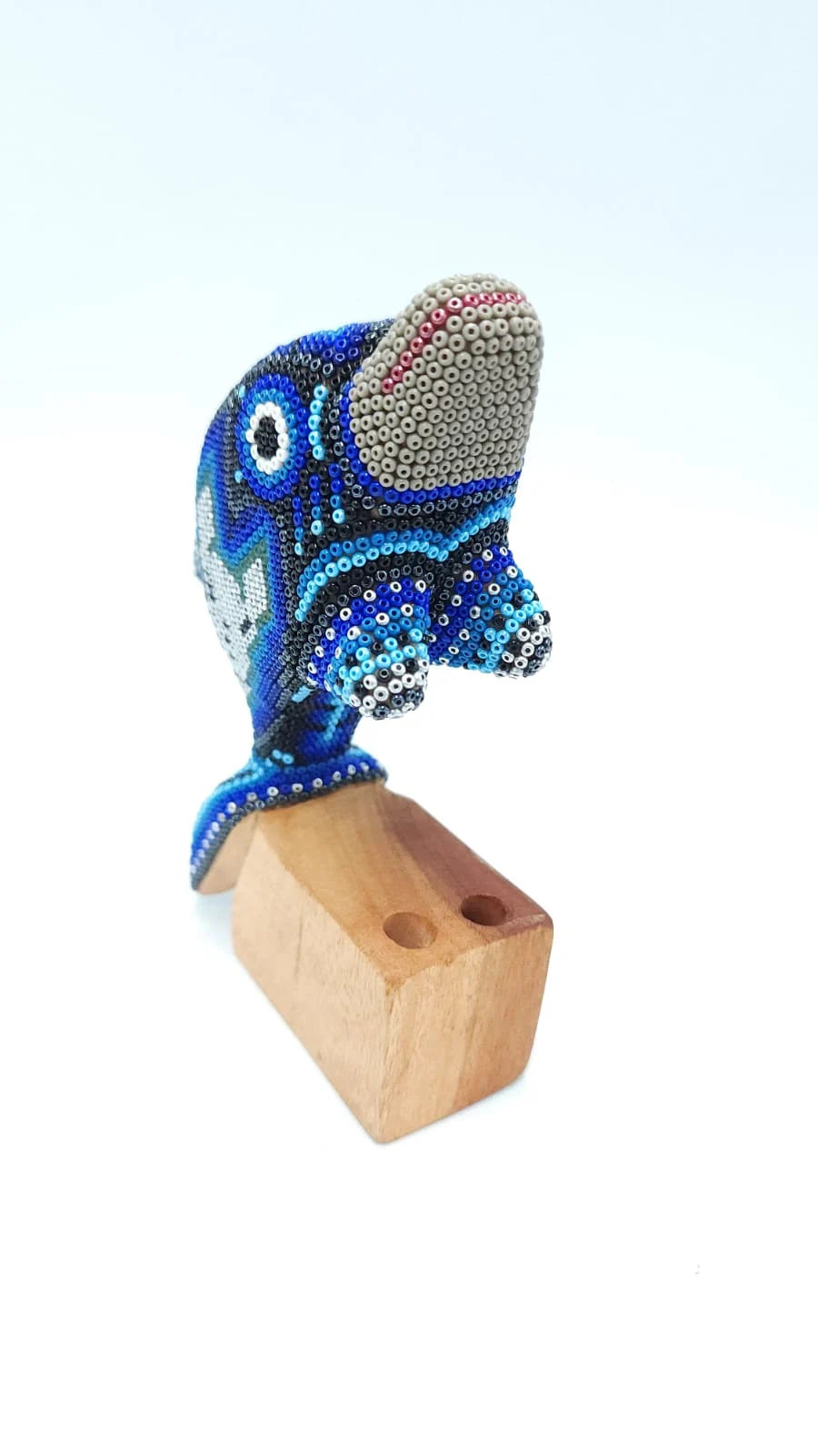 Mexican Huichol Beaded Dolphin By Isandro Villa PP5961