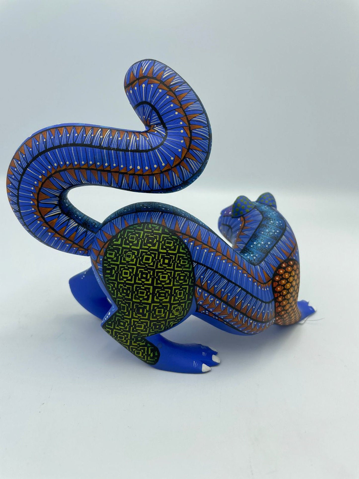 Magnificent Oaxacan Wood Carving Otter By Javier y Maria Jimenez PP3282