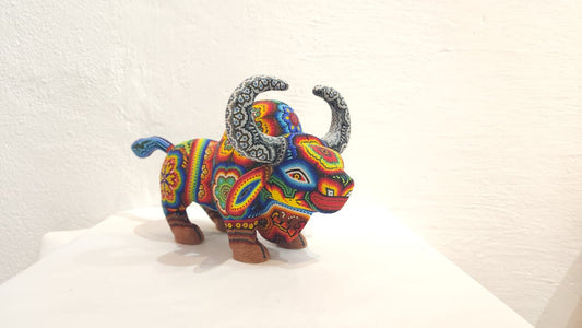 Huichol Mexican Folk Art Hand Beaded Bull By Florencio Lopez PP6174