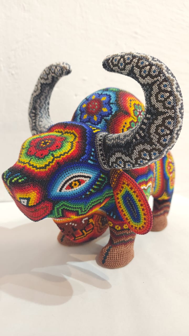 Huichol Mexican Folk Art Hand Beaded Bull By Florencio Lopez PP6174