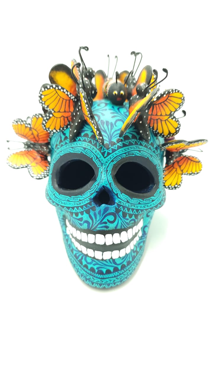 Skull Day Of the Dead Ceramics By Alfonso Castillo Hernandez measures 5"x5"x4.5" PP6665