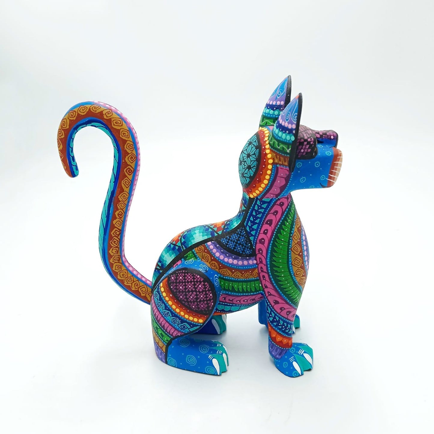 Mexican Oaxacan Wood Carving Cat By Ivan Fuentes  PP6904