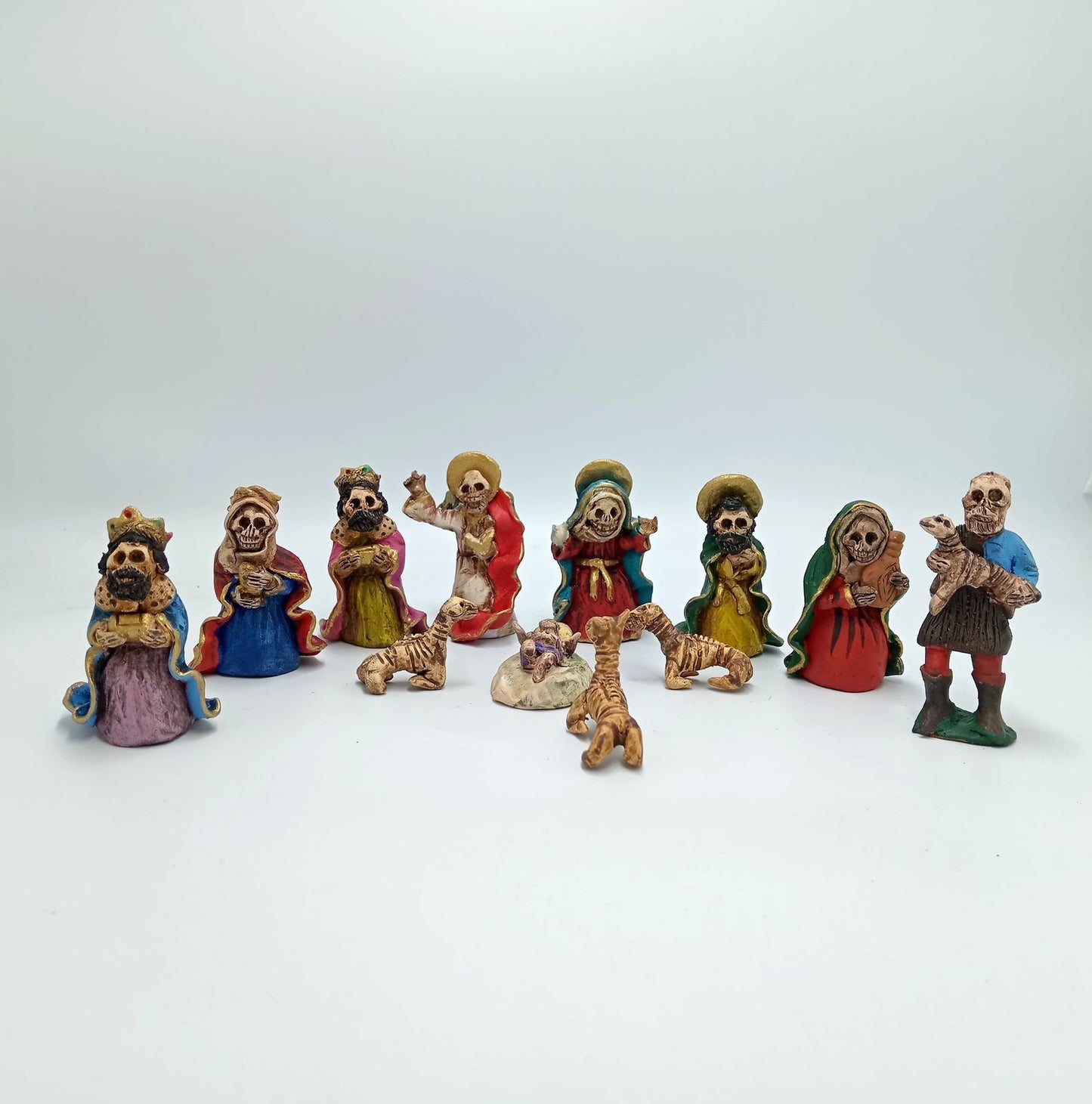 Extraordinary Hand made Painted Nativity Set By Demetrio Aguilar PP7502