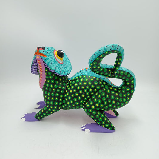 Wood Carving Hand Made Chamelon By Armando Jimenez PP8307