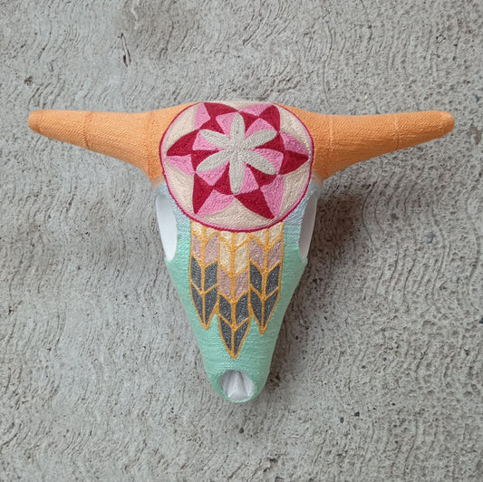 Mexican Folk Art Huichol Yarn Painting on Bull Skull By Alfredo Meraz Reyna PP8438