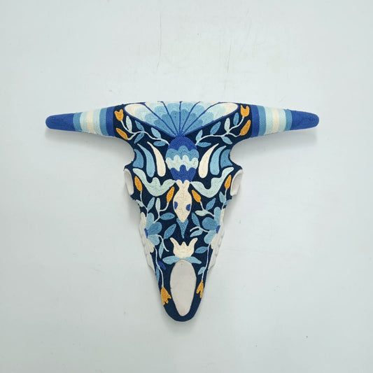 Mexican Folk Art Huichol Yarn Painting on Bull Skull By Alfredo Meraz Reyna PP8685