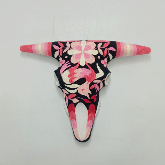 Mexican Folk Art Huichol Yarn Painting on Bull Skull By Alfredo Meraz Reyna PP8689
