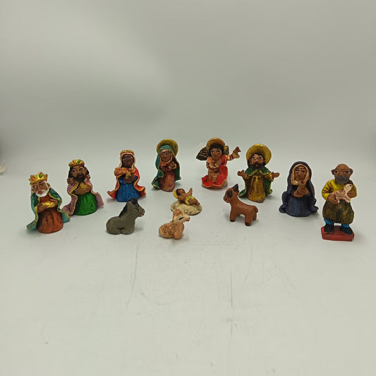 Extraordinary Hand made Painted Nativity Set By Demetrio Aguilar PP8867
