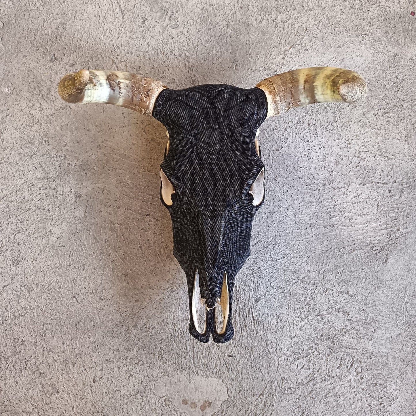 Huichol Bead Art Mexican Folk Art, Bull Skull By Mayola Villa Lopez PP9005