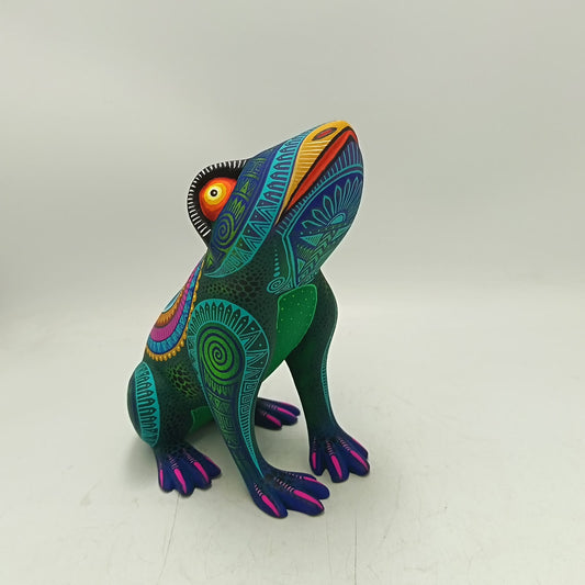 Mexican Oaxacan Wood Carving Frog By Julia Fuentes PP9413