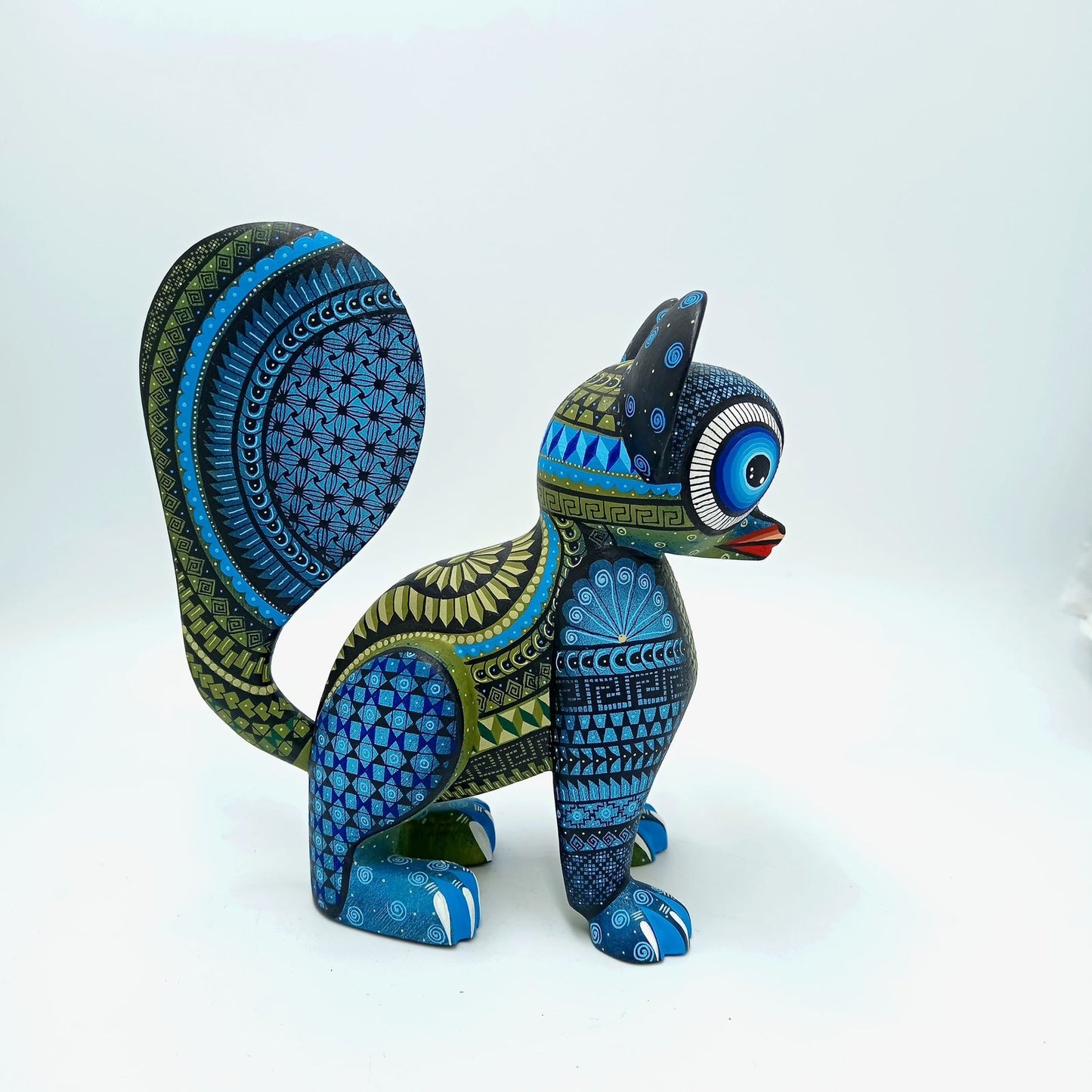 Mexican Oaxacan Wood Carving Lemur By Ivan Fuentes PP7289