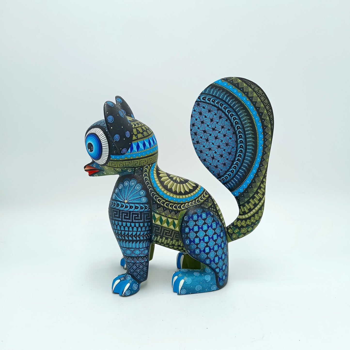 Mexican Oaxacan Wood Carving Lemur By Ivan Fuentes PP7289