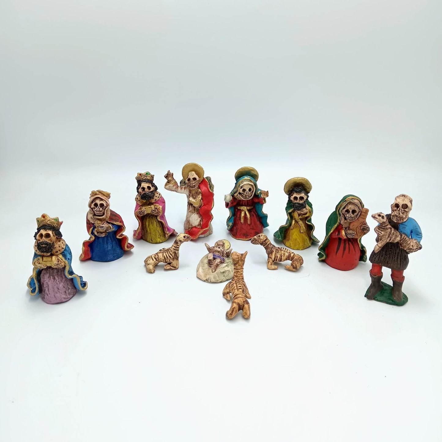 Extraordinary Hand made Painted Nativity Set By Demetrio Aguilar PP7502