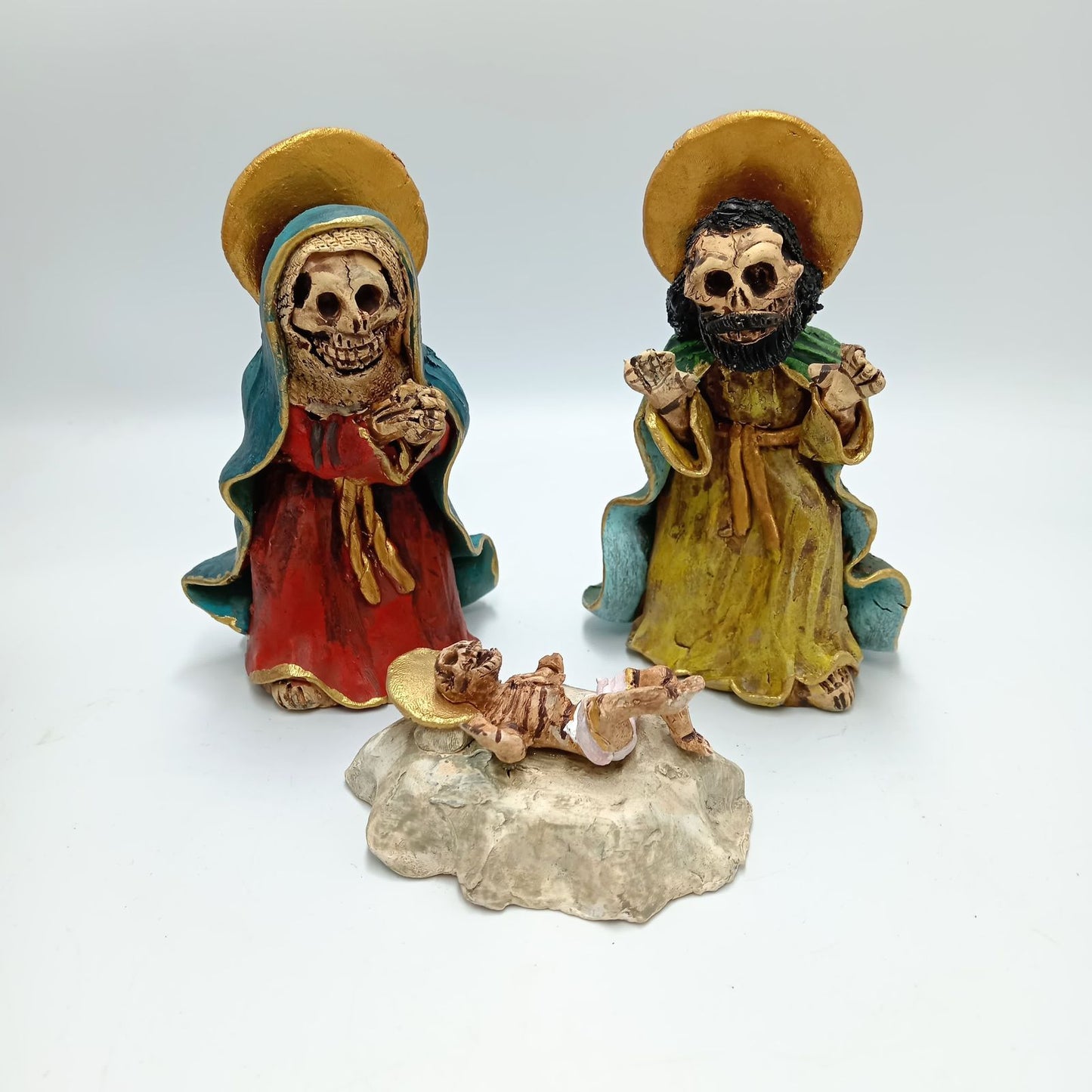 Extraordinary Hand made Painted Nativity Set By Demetrio Aguilar PP7503