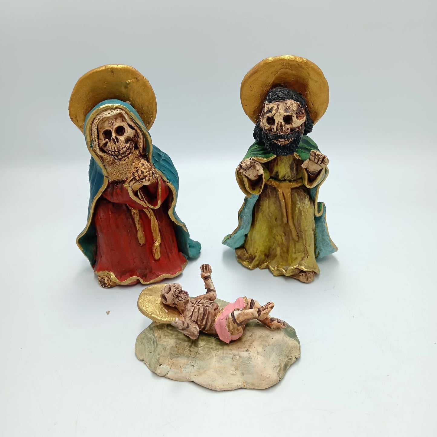 Extraordinary Hand made Painted Nativity Set By Demetrio Aguilar PP7506