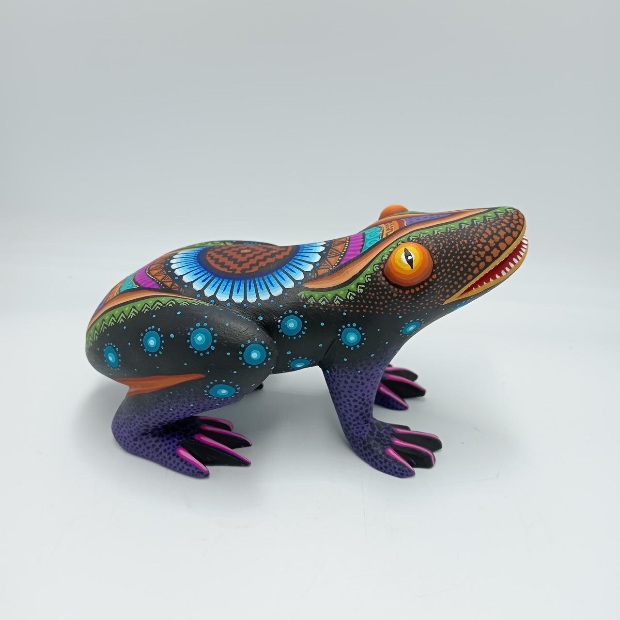 Mexican Oaxacan Wood Carving Frog By Julia Fuentes PP7619