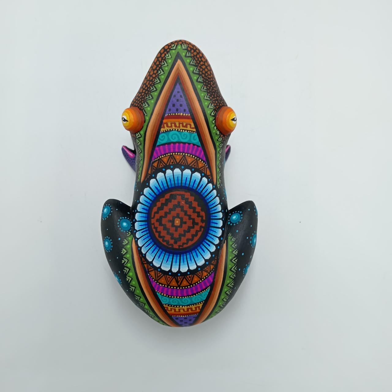 Mexican Oaxacan Wood Carving Frog By Julia Fuentes PP7619