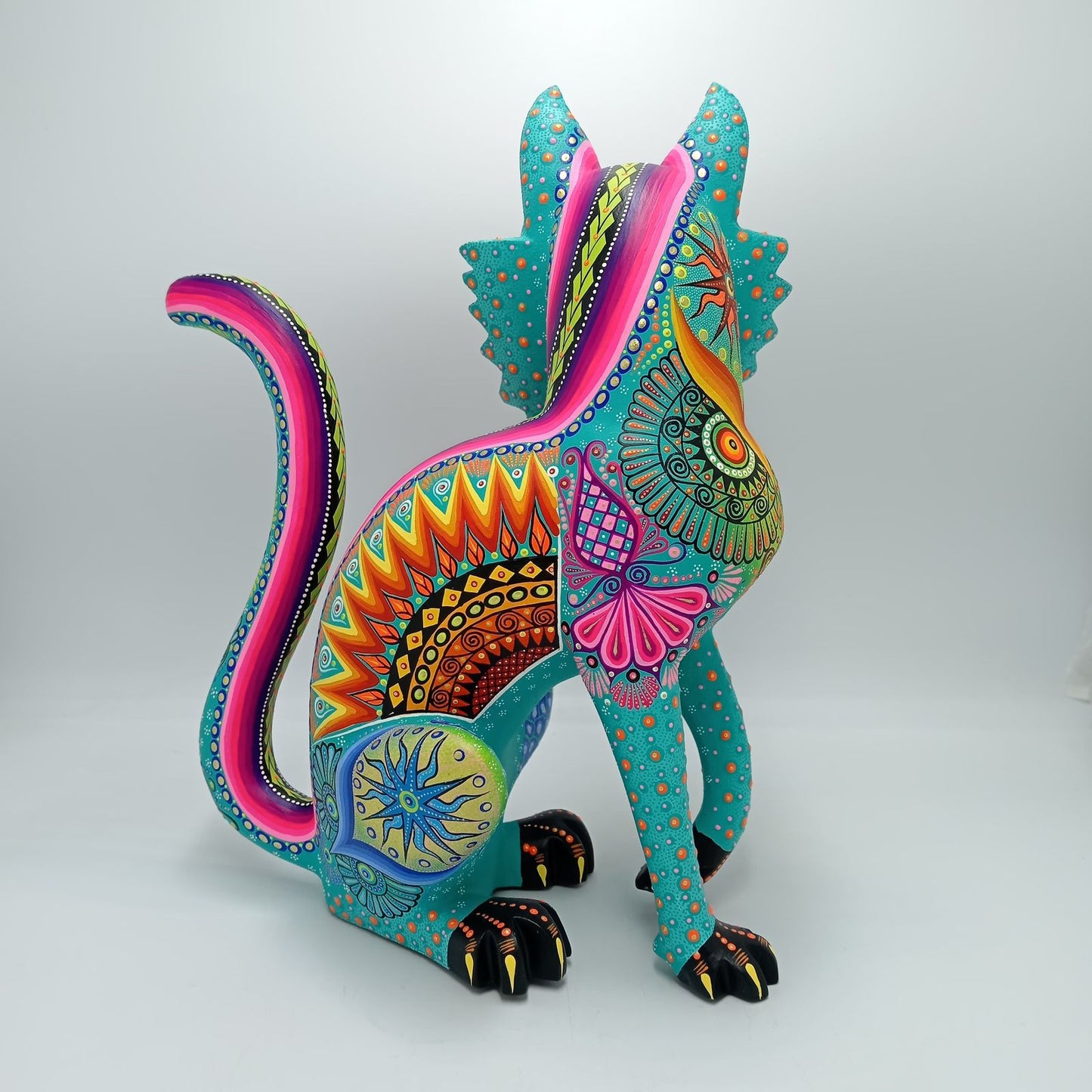 Mexican Folk Art Oaxacan Wood Carving Alebrije Hand Made, Lynx By Luis Sosa PP7607