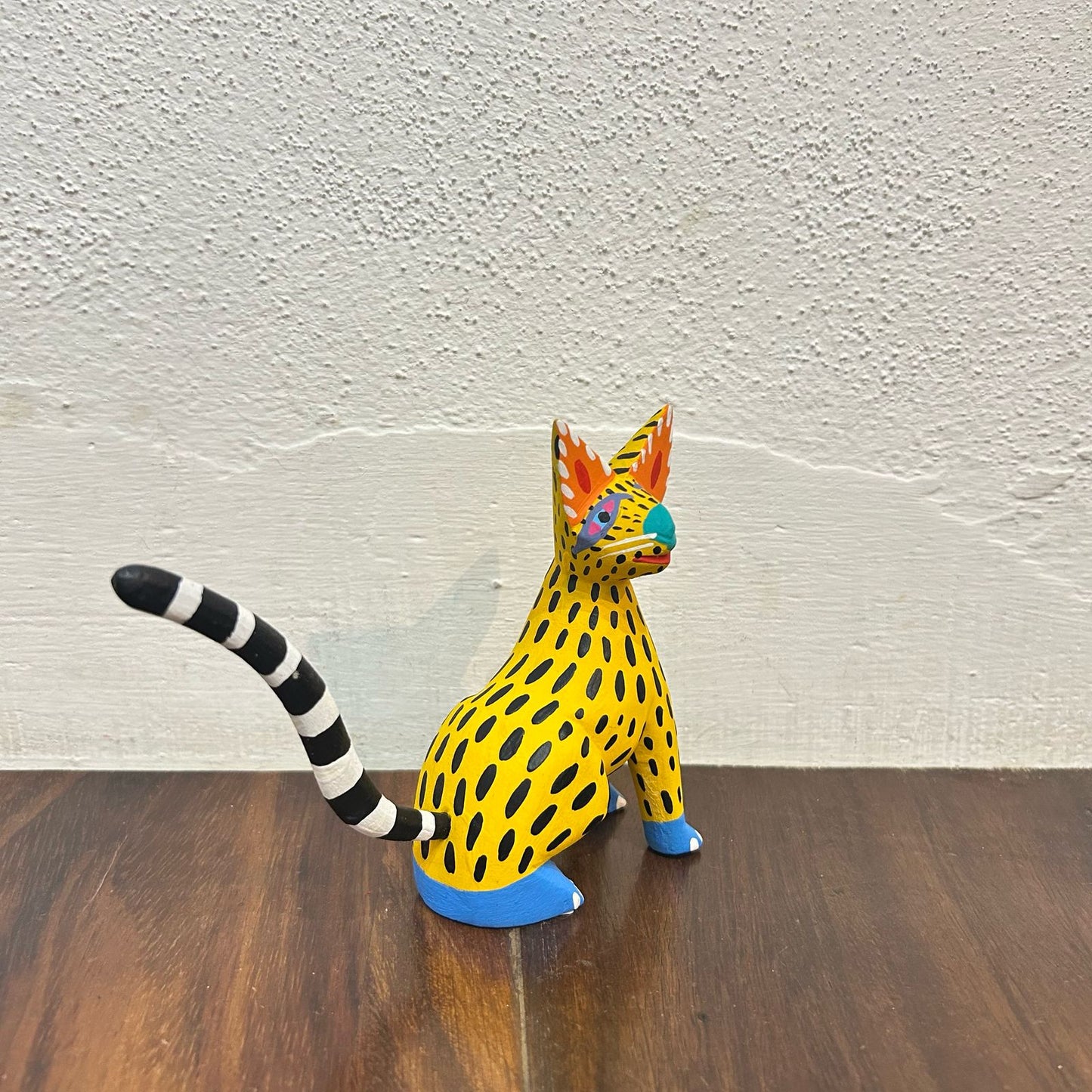 Wood Carving Hand Made Cat By Armando Jimenez PP7711