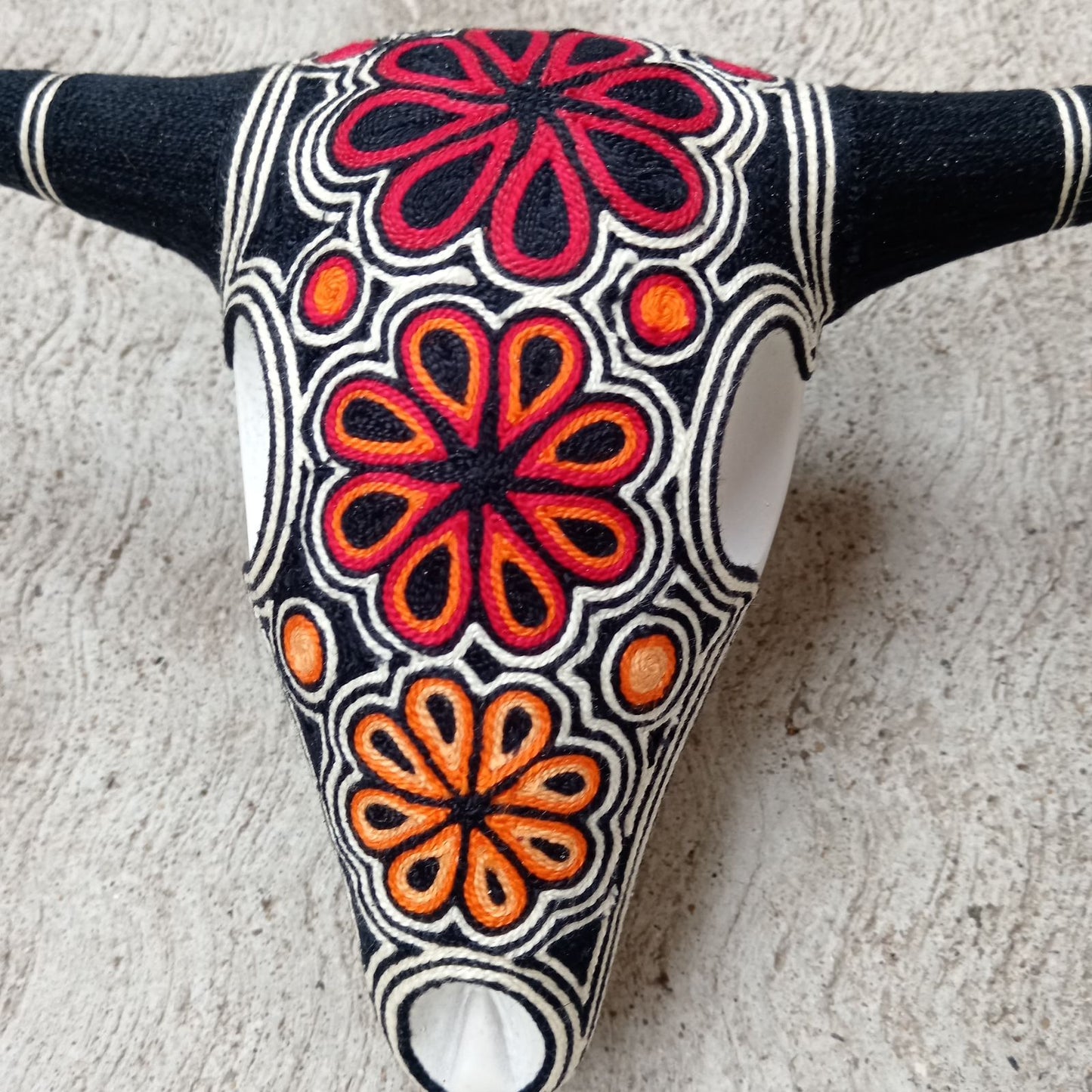 Mexican Folk Art Huichol Yarn Painting on Bull Skull By Alfredo Meraz Reyna PP8439