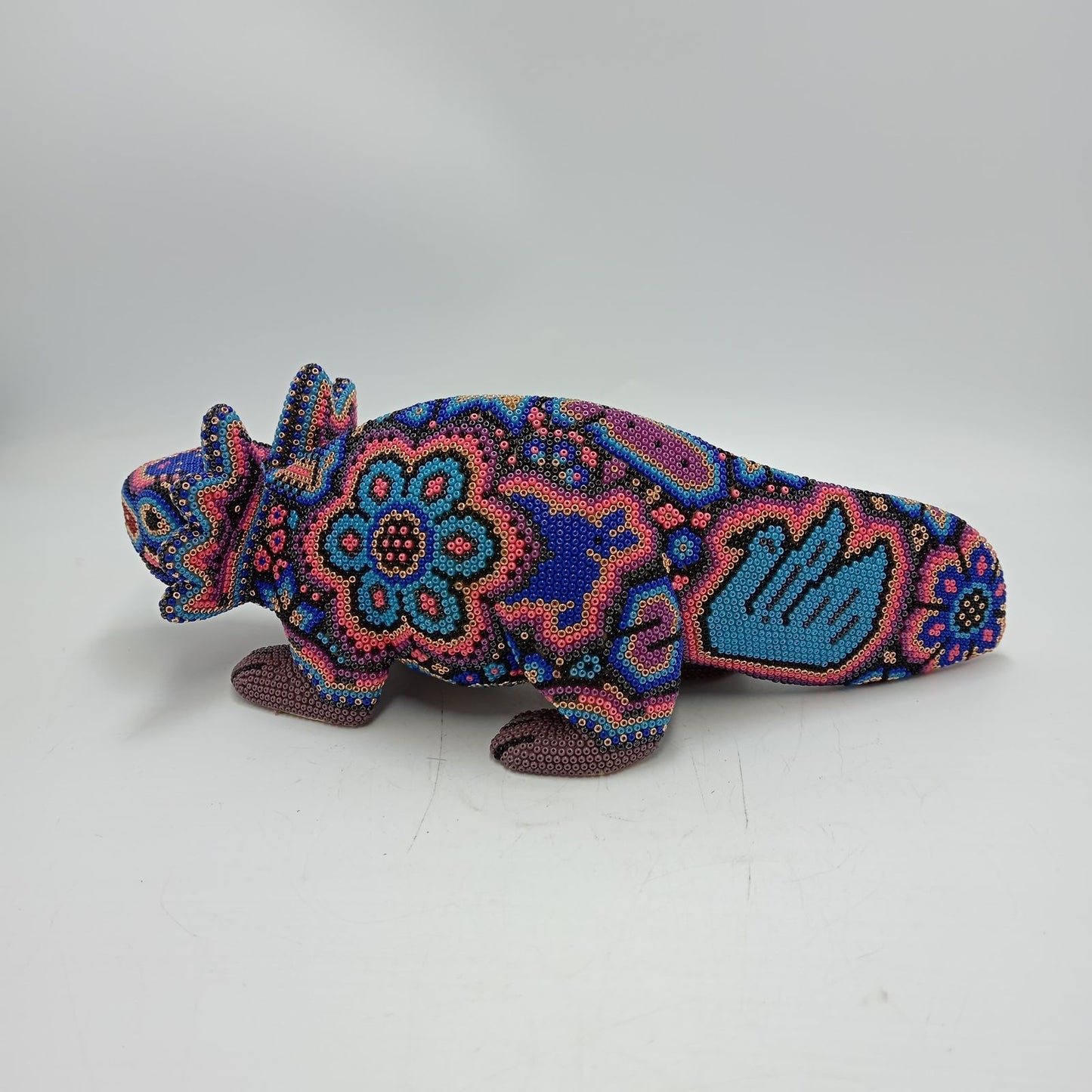Mexican Huichol Hand Beaded Axolot By Isandro Villa Lopez PP8457