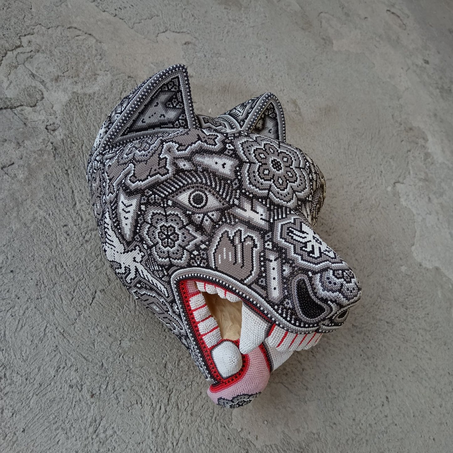 Huichol Mexican Hand Beaded Wolf Head By Isandro Villa Lopez PP8598