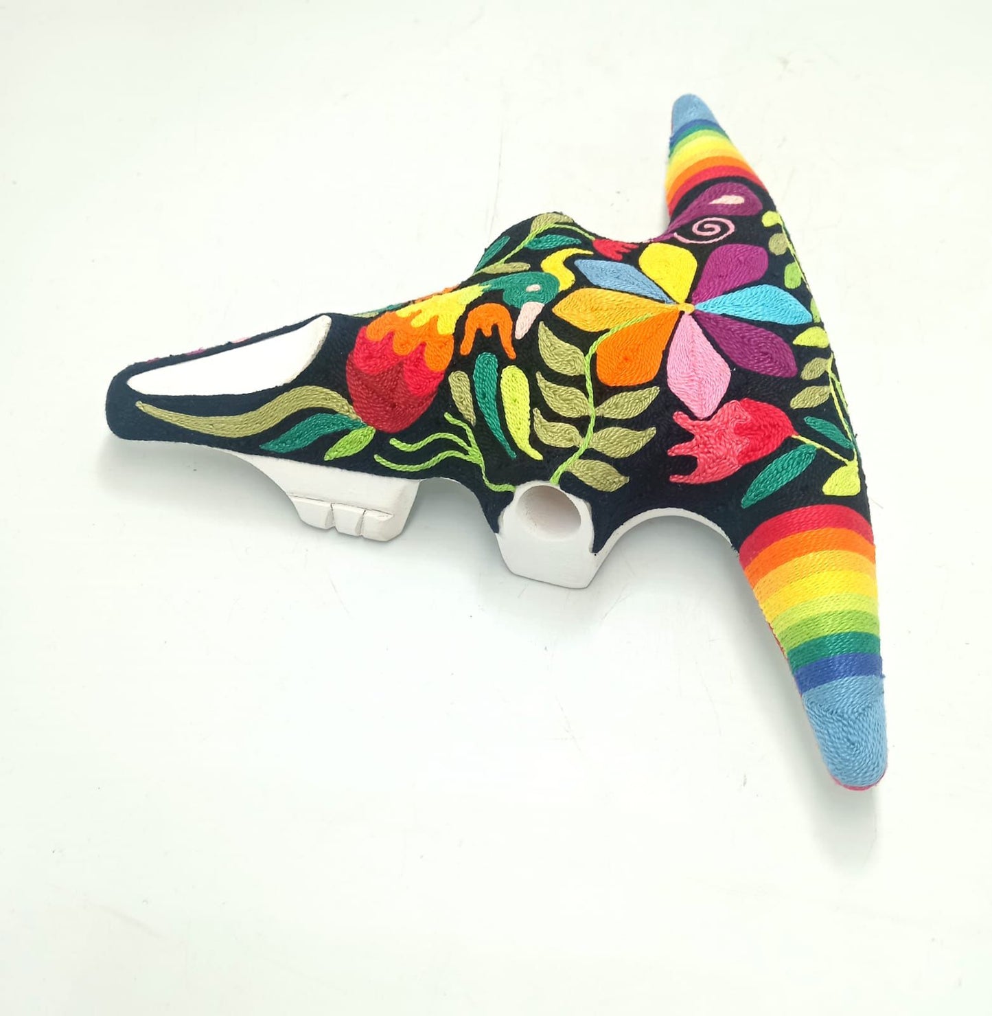 Mexican Folk Art Huichol Yarn Painting on Bull Skull By Alfredo Meraz Reyna PP8692