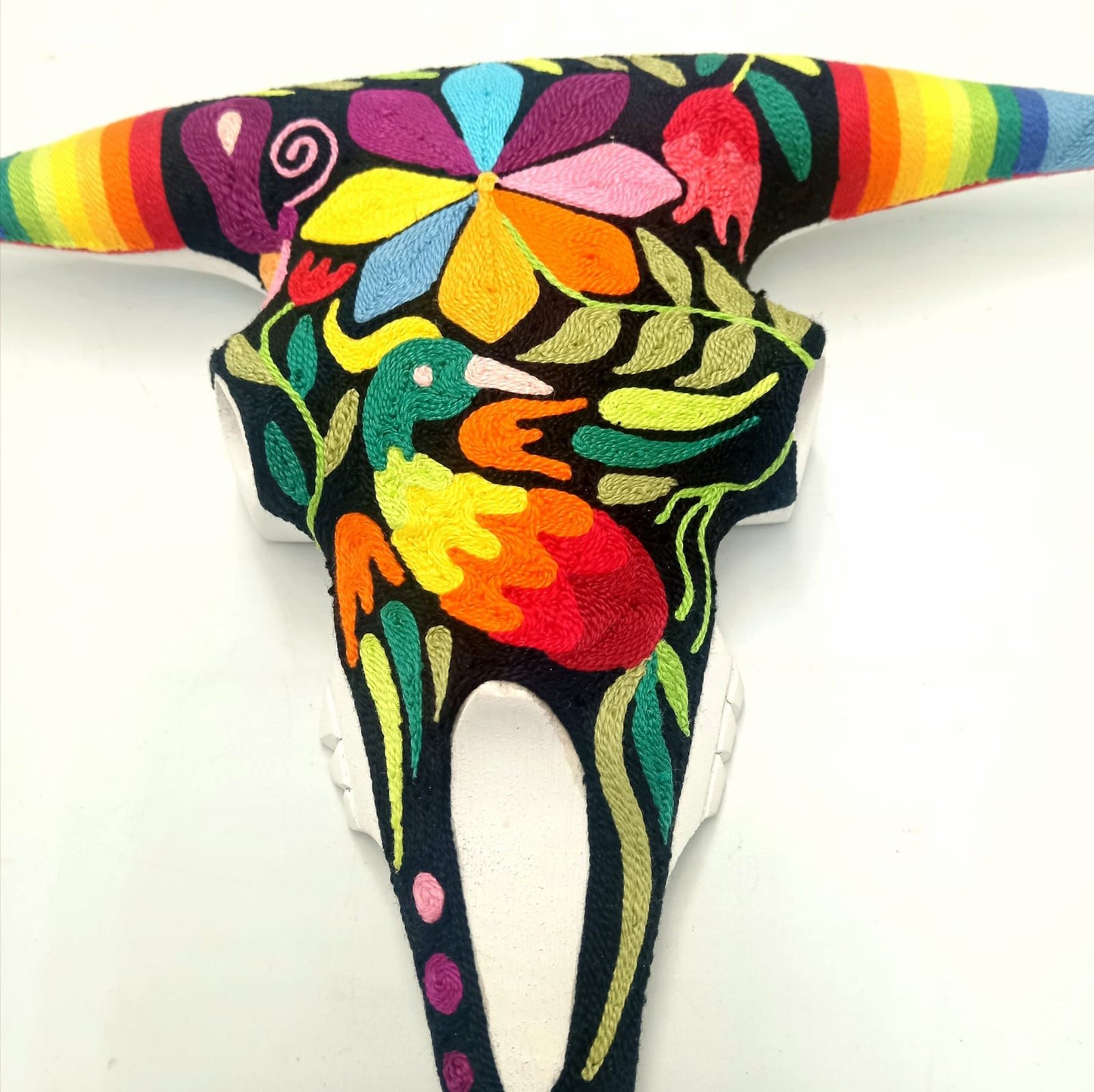 Mexican Folk Art Huichol Yarn Painting on Bull Skull By Alfredo Meraz Reyna PP8692