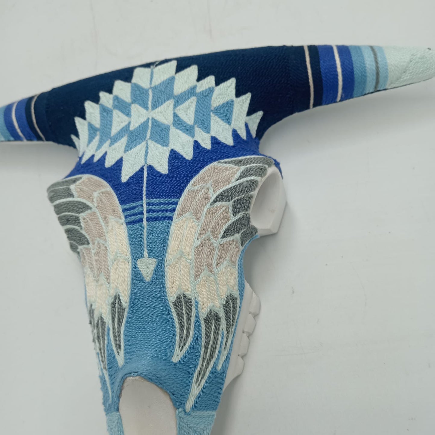 Mexican Folk Art Huichol Yarn Painting on Bull Skull By Alfredo Meraz Reyna PP8711