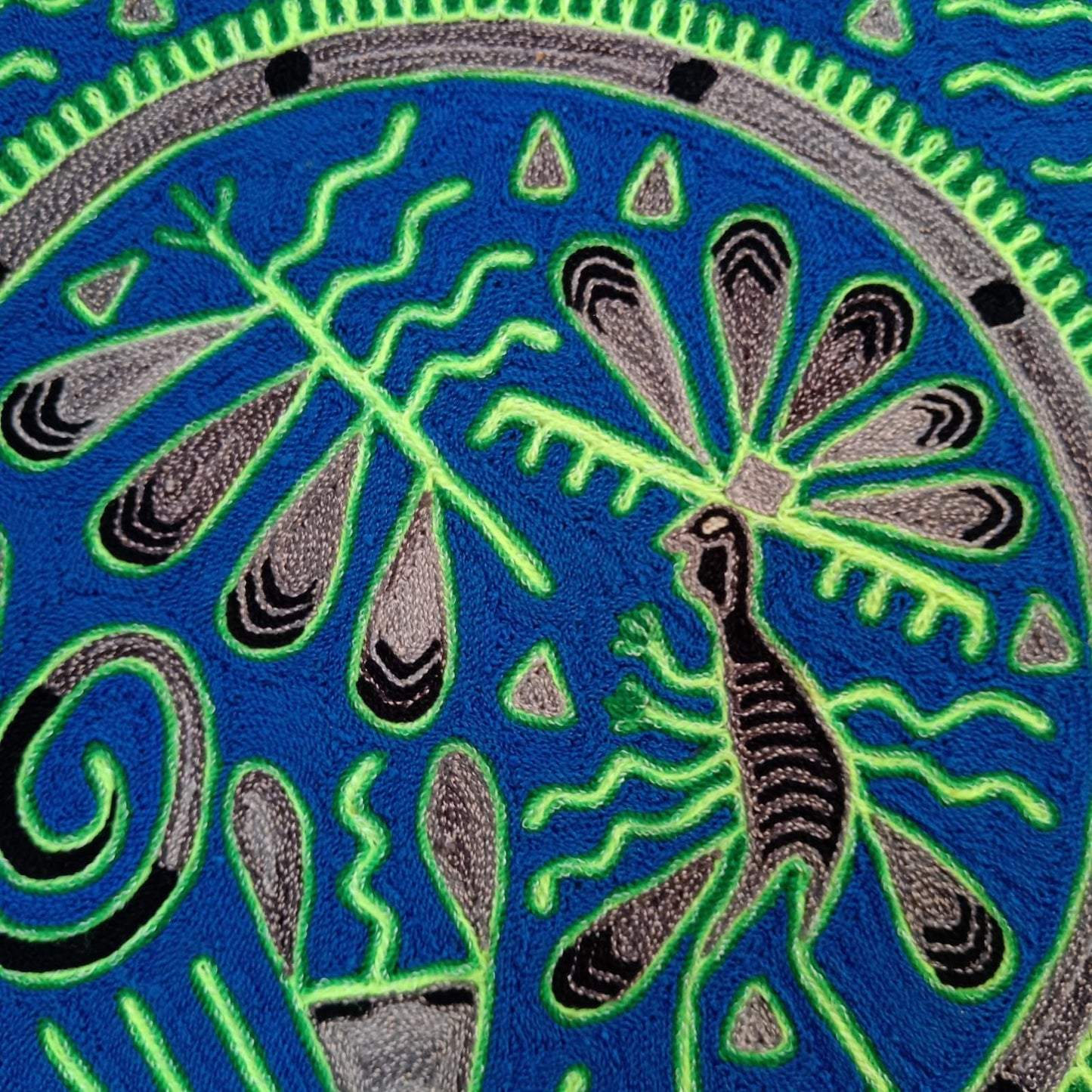 Huichol Indian Mexican Folk Art Yarn Painting by Silverio Gonzalez Rios PP8799