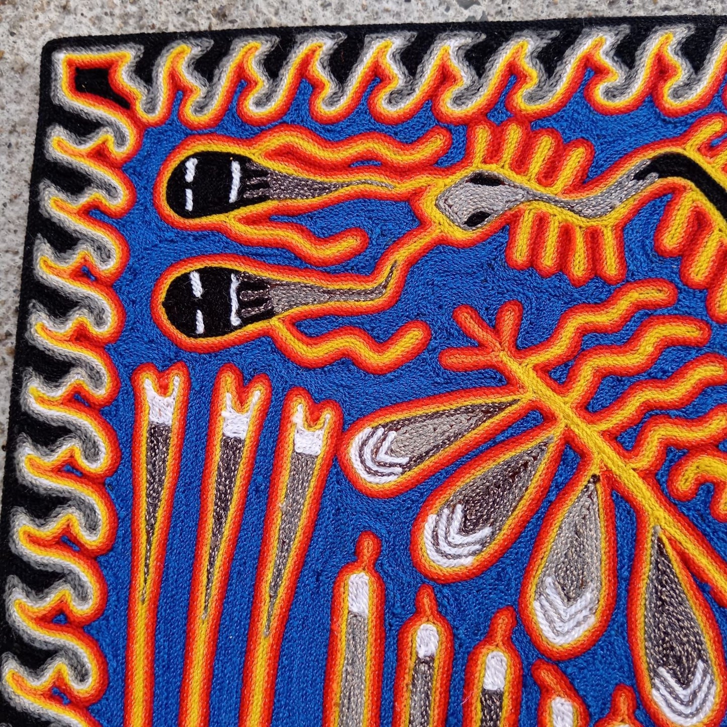 Huichol Indian Mexican Folk Art Yarn Painting by Silverio Gonzalez Rios PP8805